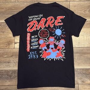 NWOT D.A.R.E. Scribble Keeping Kids Off Drugs T Shirt Small